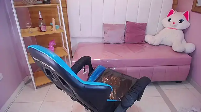 victoria ricci a online show from 02/14/25, 08:05