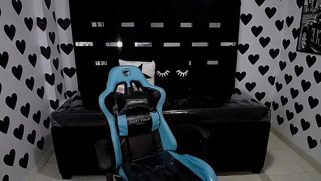 victoria ricci a online show from 02/15/25, 04:56