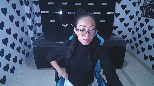 victoria ricci a online show from 02/17/25, 04:37