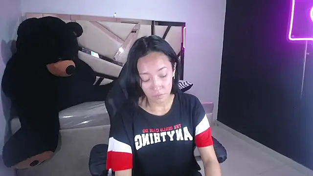 victoria ricci a online show from 03/06/25, 04:38