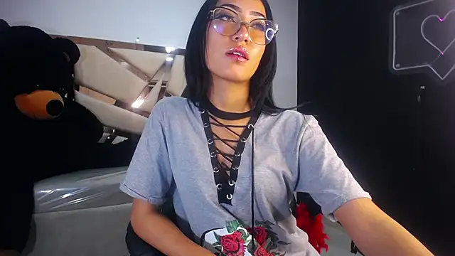 victoria ricci a online show from 03/08/25, 04:39