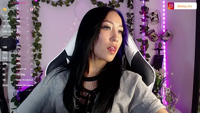 victoria ricci a online show from 09/09/25, 04:34