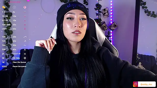 victoria ricci a online show from 09/19/25, 04:51