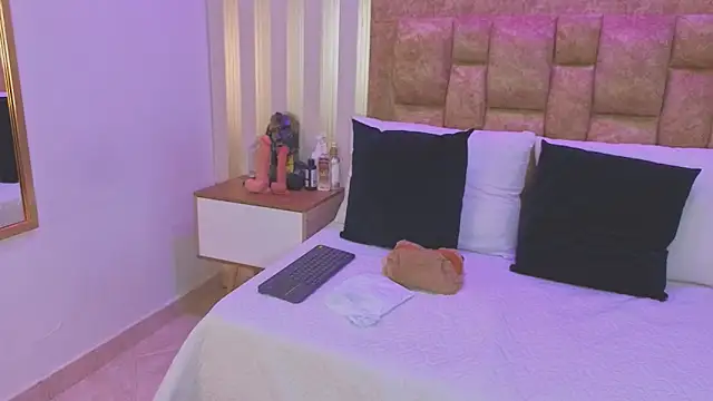 avis lara online show from 03/04/26, 07:20