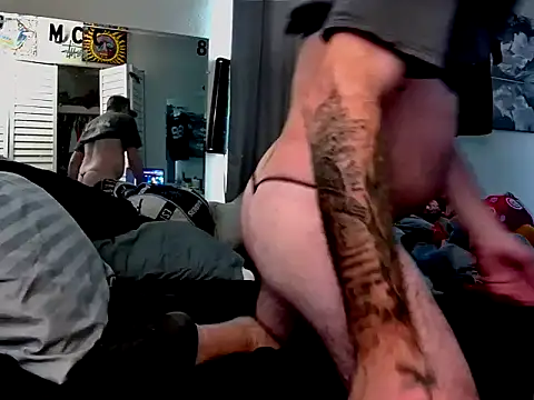 Snapshot of 1badfucka chatting on 01/30/25, 03:29 1badfucka online show from 01/30/25, 03:29