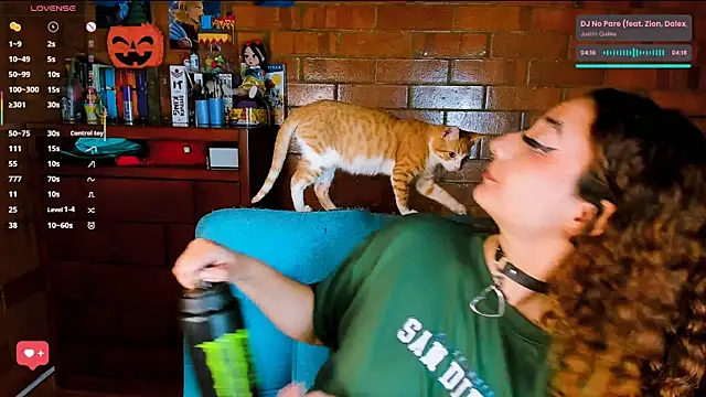 Annycolin  online show from 11/04/25, 03:38