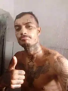 Snapshot of gibbyi777 chatting on 12/15/25, 05:39 gibbyi777 online show from 12/15/25, 05:39