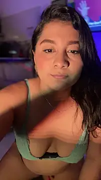 Snapshot of saraa_franco_ chatting on 10/30/25, 03:52 saraa franco  online show from 10/30/25, 03:52