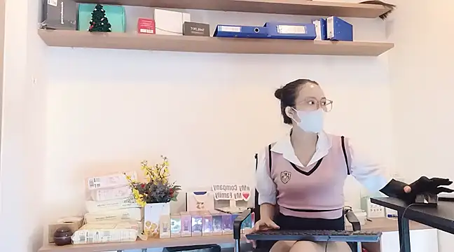 Snapshot of Lush-Office chatting on 02/09/25, 01:55 Lush-Office online show from 02/09/25, 01:55