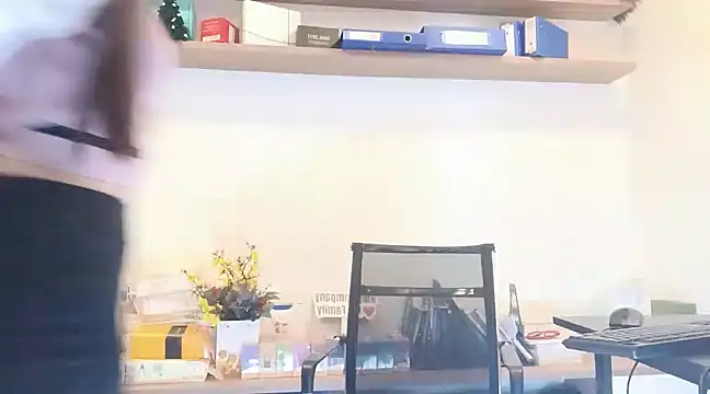 Snapshot of Lush-Office chatting on 02/11/25, 04:01 Lush-Office online show from 02/11/25, 04:01