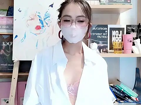 Snapshot of Lush-Office chatting on 10/18/25, 08:04 Lush-Office online show from 10/18/25, 08:04