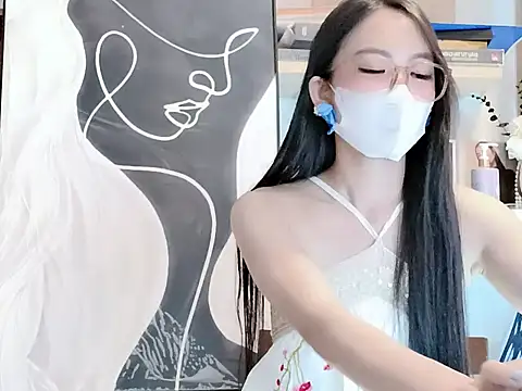 Snapshot of Lush-Office chatting on 11/24/25, 08:14 Lush-Office online show from 11/24/25, 08:14