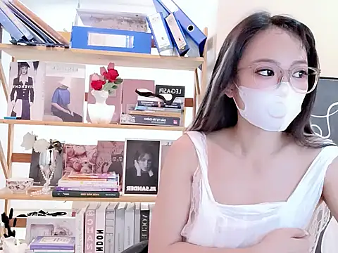 Snapshot of Lush-Office chatting on 04/12/26, 12:48 Lush-Office online show from 04/12/26, 12:48