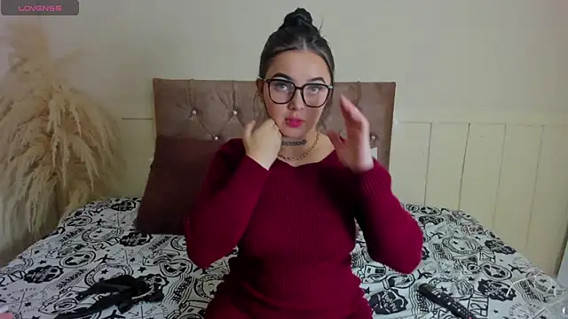 Natashawool1 online show from 02/06/25, 01:43