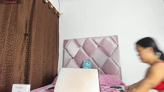 AnieRey online show from 10/11/25, 12:10