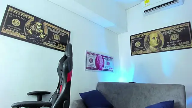 BrigitteRoy  online show from 02/11/25, 07:16