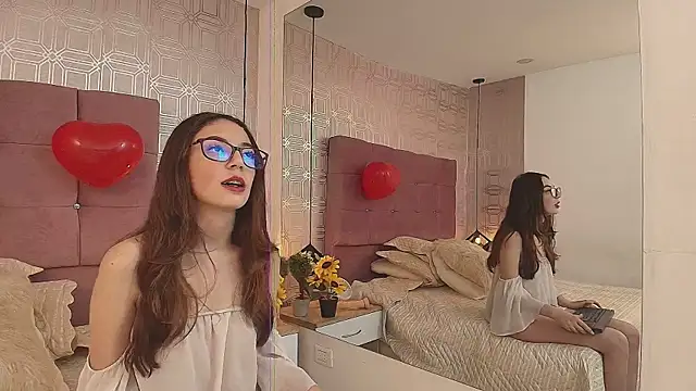 victoriapalmerfg online show from 02/18/25, 02:27