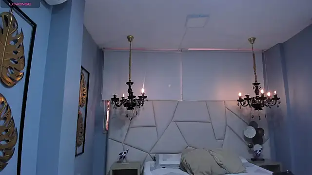 Aitana Hilton  online show from 09/20/25, 12:17