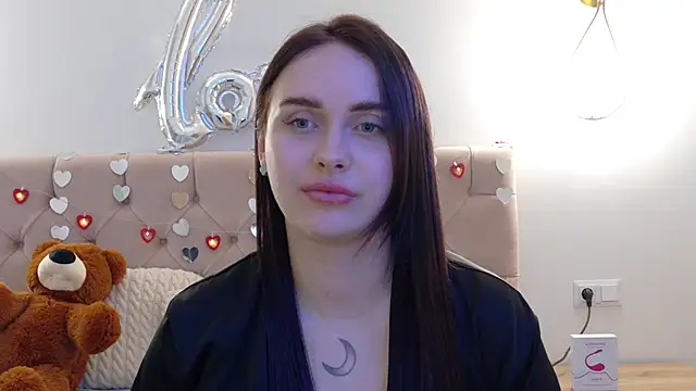 Snapshot of Lilliana_Moon chatting on 02/26/25, 04:24 Lilliana Moon online show from 02/26/25, 04:24