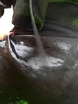 zahra Jalid online show from 10/23/25, 09:24