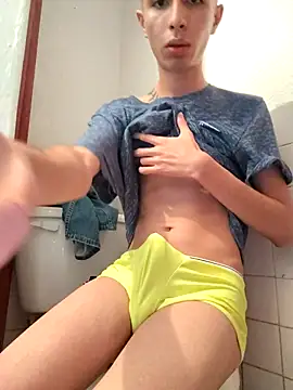 Snapshot of adriaav chatting on 03/21/26, 10:24 adriaav online show from 03/21/26, 10:24