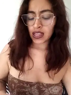 AnonymousGirl online show from 04/29/26, 07:53