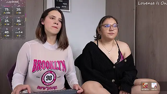 Snapshot of SexLaura_ chatting on 01/18/26, 09:29 SexLaura online show from 01/18/26, 09:29