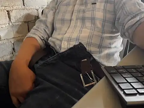 Snapshot of Inglphons chatting on 01/09/26, 08:54 Inglphons online show from 01/09/26, 08:54