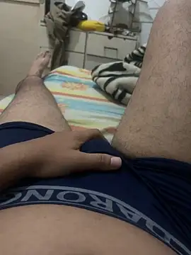 Snapshot of alejo5288 chatting on 04/21/26, 02:04 alejo5288 online show from 04/21/26, 02:04