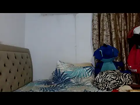 Snapshot of sweethoneytsx chatting on 02/25/26, 11:36 sweethoneytsx online show from 02/25/26, 11:36