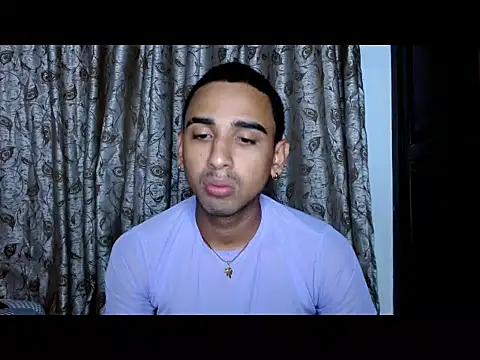 Snapshot of dannyhardx chatting on 11/17/25, 10:15 dannyhardx online show from 11/17/25, 10:15