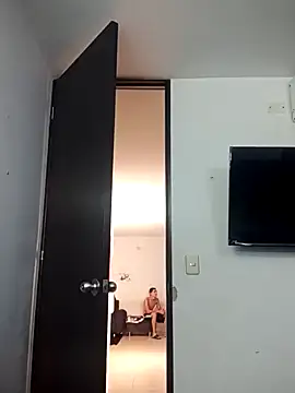 Latinos 2001 online show from 01/18/25, 12:04