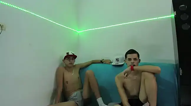 Latinos 2001 online show from 02/16/25, 10:21