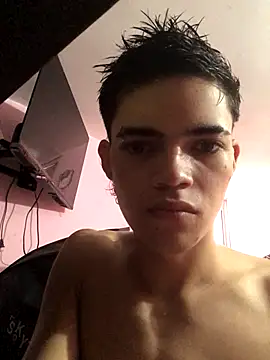 Latinos 2001 online show from 10/28/25, 01:47