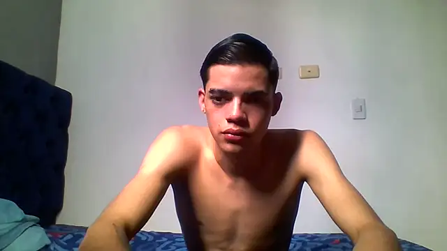 Latinos 2001 online show from 05/13/26, 04:59