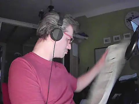 Snapshot of stary-w-kalesonach chatting on 09/10/25, 04:23 stary-w-kalesonach online show from 09/10/25, 04:23