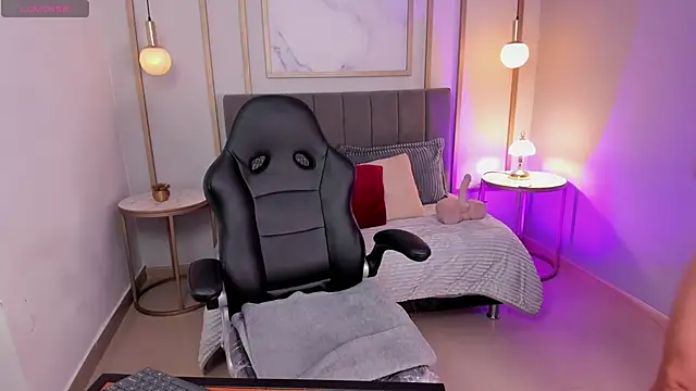 AtheneaRusell online show from 11/11/25, 11:43