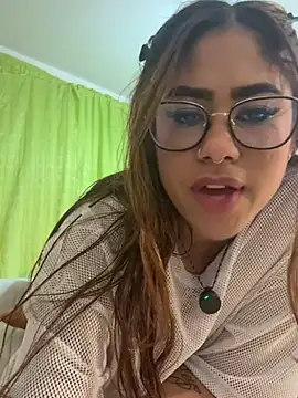 Snapshot of _Devika chatting on 02/17/26, 03:03 Devika online show from 02/17/26, 03:03