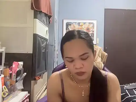 SophiaCourthaway online show from 11/15/25, 11:32