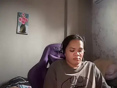 Snapshot of SophiaCourthaway chatting on 05/12/26, 11:46 SophiaCourthaway online show from 05/12/26, 11:46