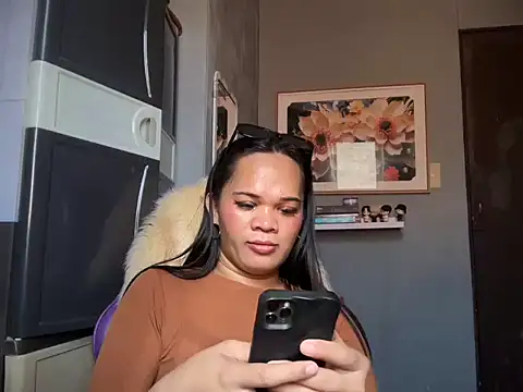 Snapshot of SophiaCourthaway chatting on 05/15/26, 02:18 SophiaCourthaway online show from 05/15/26, 02:18