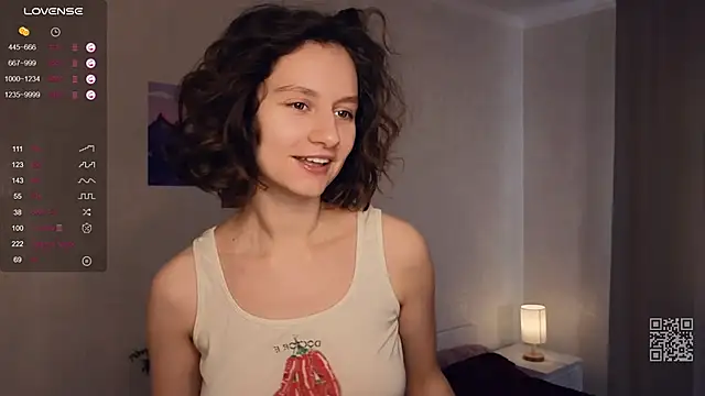 Snapshot of Leya_Curly chatting on 03/10/25, 12:04 Leya Curly online show from 03/10/25, 12:04