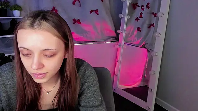 Snapshot of Sahara_Shields chatting on 03/18/25, 10:14 Sahara Shields online show from 03/18/25, 10:14