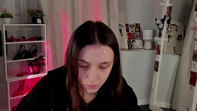 Snapshot of Sahara_Shields chatting on 11/06/25, 10:27 Sahara Shields online show from 11/06/25, 10:27