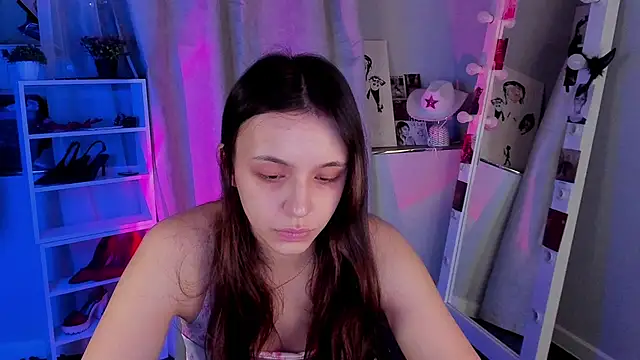 Snapshot of Sahara_Shields chatting on 11/21/25, 11:09 Sahara Shields online show from 11/21/25, 11:09