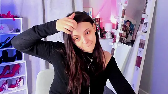 Snapshot of Sahara_Shields chatting on 02/03/26, 10:53 Sahara Shields online show from 02/03/26, 10:53