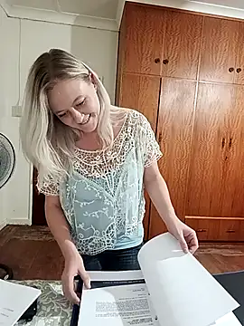 Snapshot of Vintasia chatting on 02/02/26, 07:45 Vintasia online show from 02/02/26, 07:45