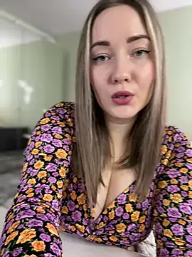 Snapshot of Kiss_My_Body chatting on 02/14/25, 10:17 Kiss My Body online show from 02/14/25, 10:17