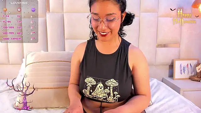 Tamara palacios online show from 10/30/25, 05:46