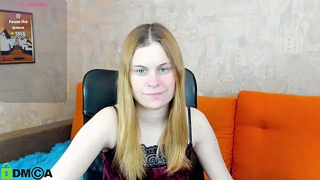 Snapshot of HillEva chatting on 03/03/25, 04:58 HillEva online show from 03/03/25, 04:58